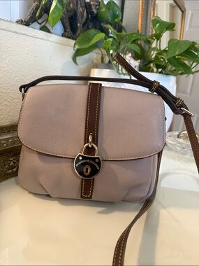 Dooney and bourke samba pebble crossbody bag .